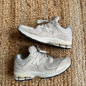 New Balance 2002R Sneakers